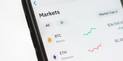 Review Coinbase [2026]: Biaya, Fitur, dan Layak?