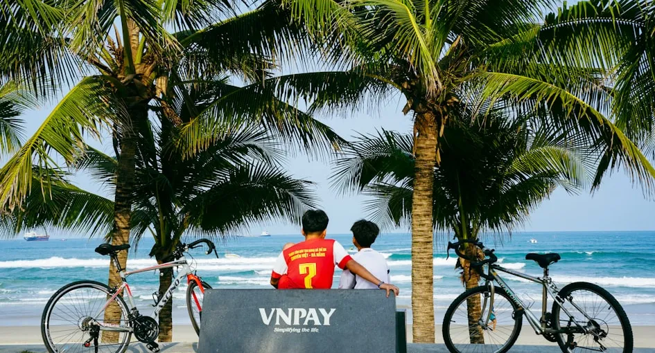 Perbandingan dompet digital GoPay, OVO, dan DANA